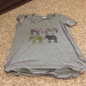 Maurices grey t shirt